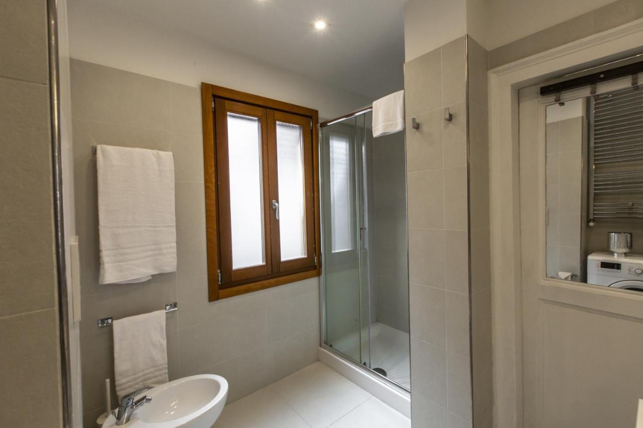 Charming Apartment On The Grand Canal R&R Venice Exterior photo