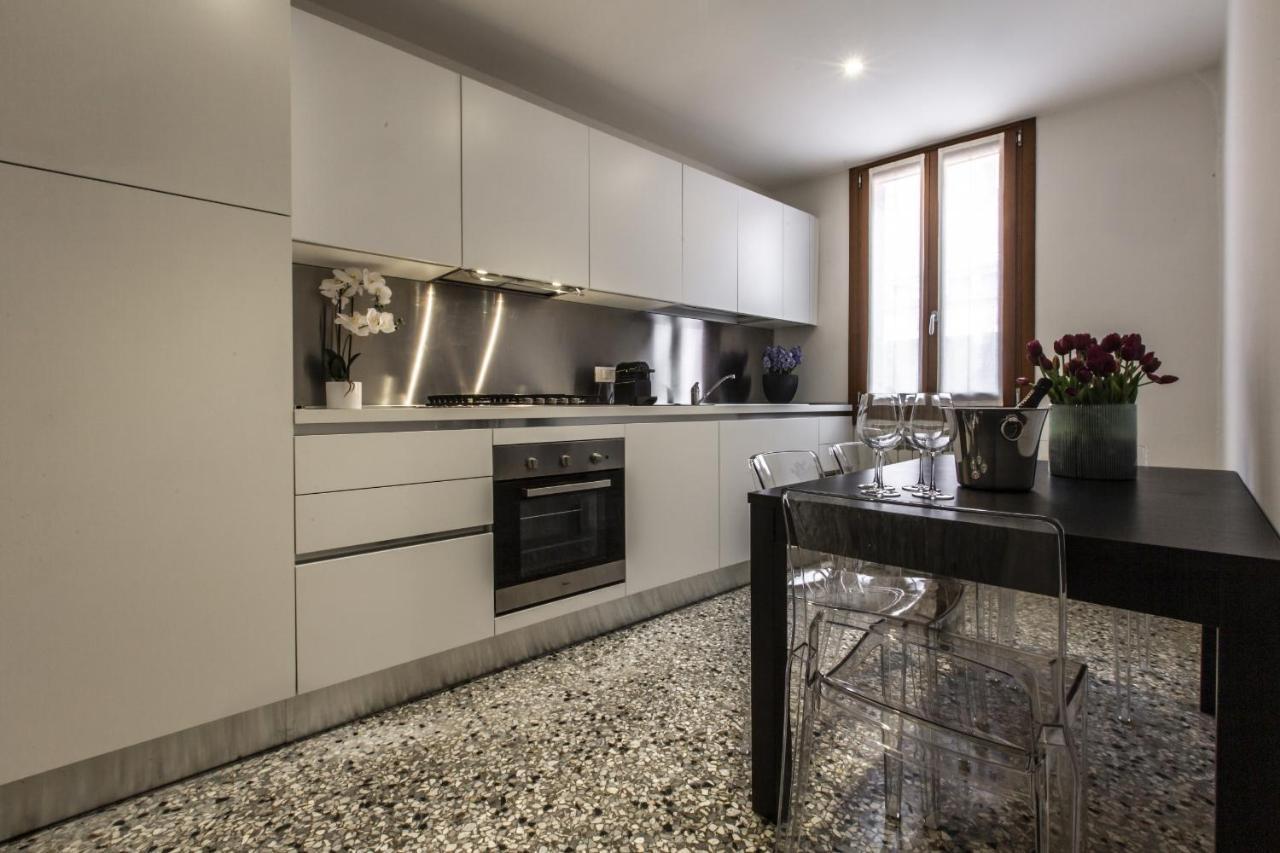 Charming Apartment On The Grand Canal R&R Venice Exterior photo